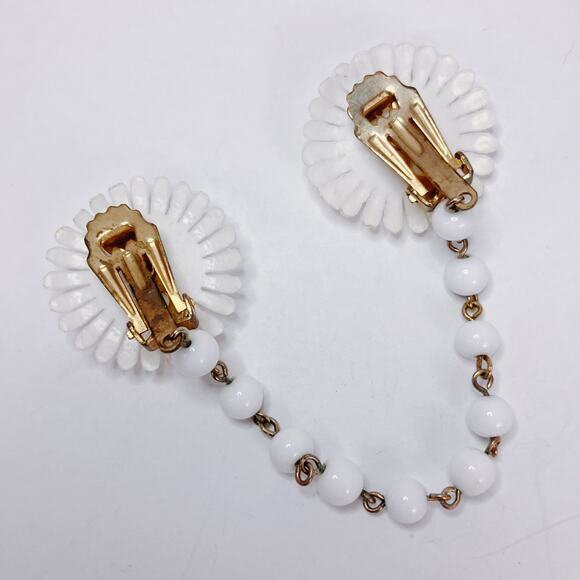 Vintage 1950s Sweater Clip Glass Bead Daisy Thermoset Rhinestone Cardigan Guard - Picture 7 of 9